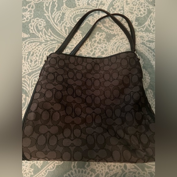Coach Handbags - Coach shoulder bag